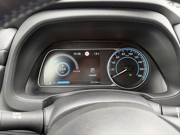 Nissan Leaf 12 of 15