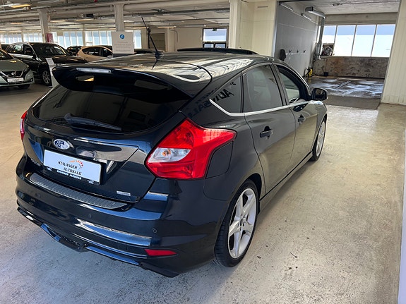 Ford Focus 5 of 5