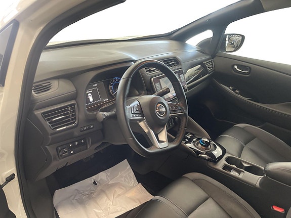 Nissan Leaf 7 of 16