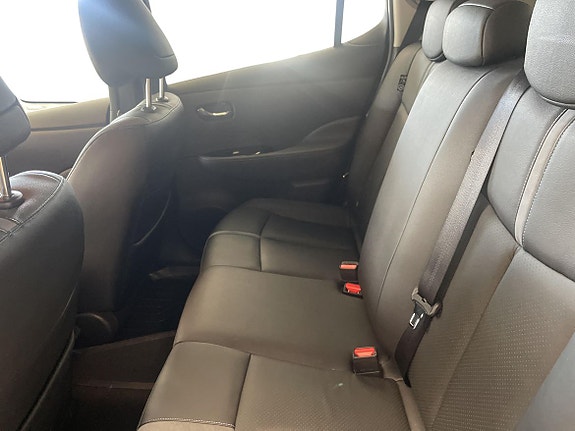 Nissan Leaf 10 of 16