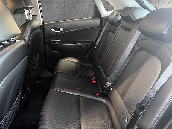 Hyundai Kona 11 of 20