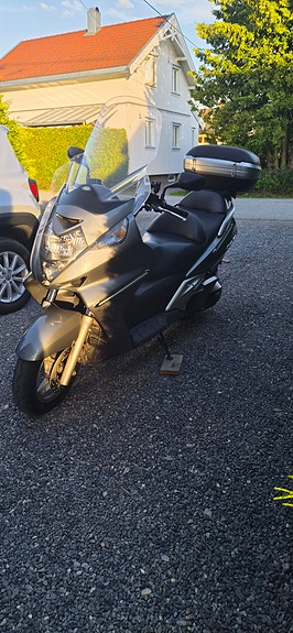Honda FJS 600 Silver Wing 3 of 5