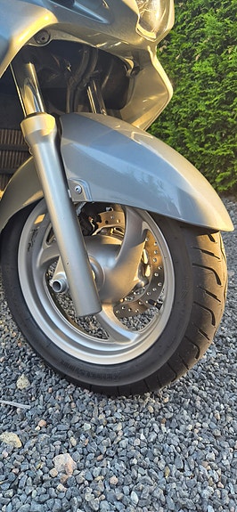 Honda FJS 600 Silver Wing 4 of 5