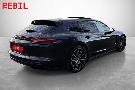 Porsche Panamera 4 of 5