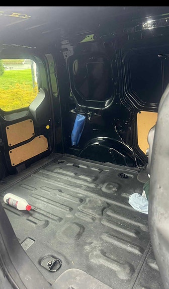 Ford Transit Connect 4 of 5