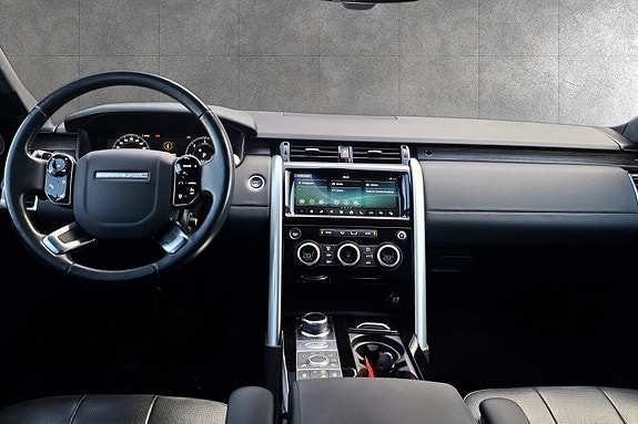 Land Rover Discovery 5 10 of 30