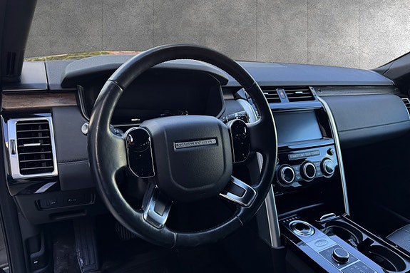 Land Rover Discovery 5 12 of 30