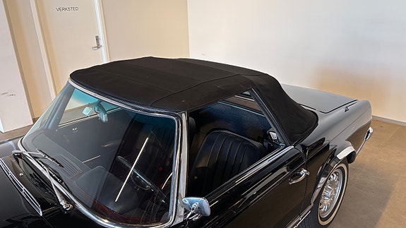 Mercedes-Benz 230 SL 7 of 17