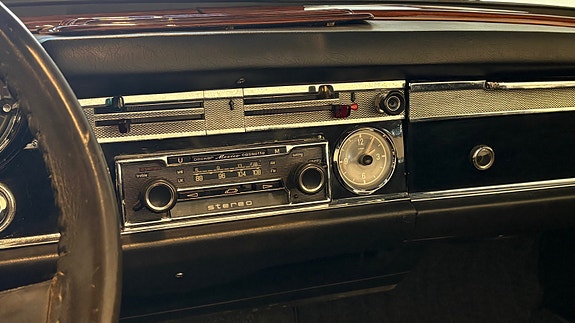 Mercedes-Benz 230 SL 16 of 17