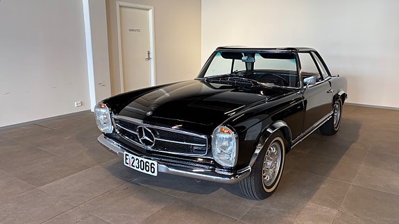 Mercedes-Benz 230 SL 12 of 17