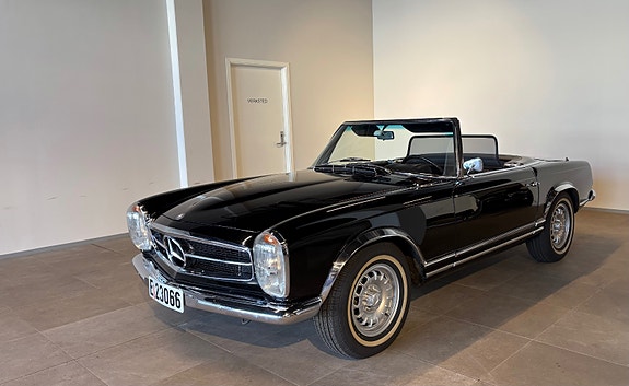Mercedes-Benz 230 SL 2 of 17