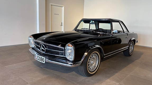 Mercedes-Benz 230 SL 9 of 17