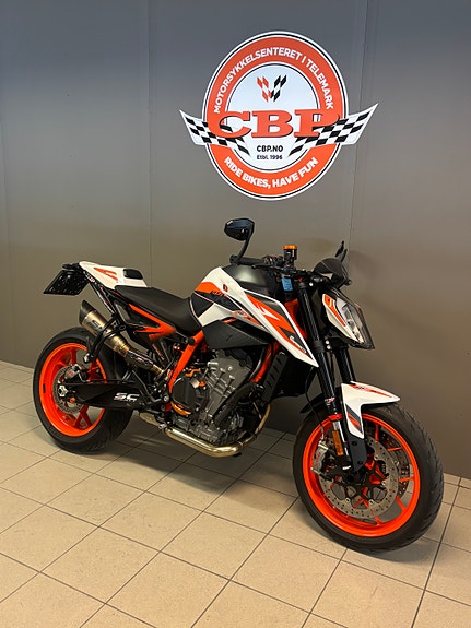 KTM 890 Duke R 2 of 5