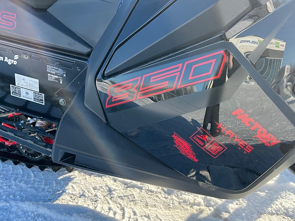 Polaris 850 Indy XCR 8 of 9