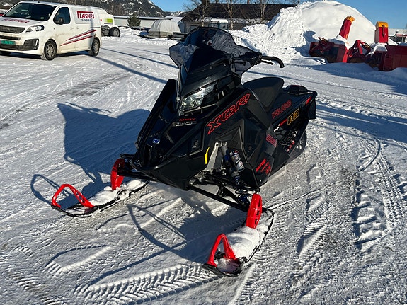 Polaris 850 Indy XCR 2 of 9