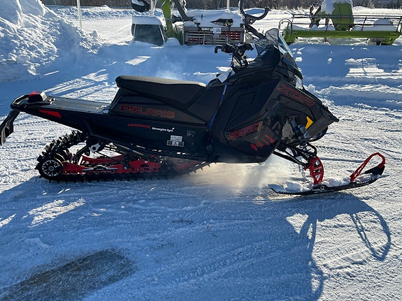 Polaris 850 Indy XCR 4 of 9
