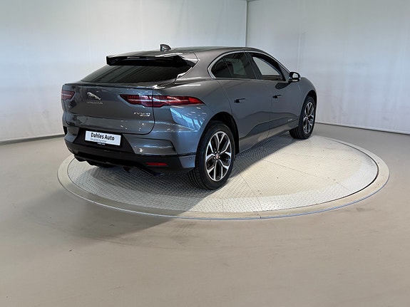 Jaguar I-PACE 3 of 5