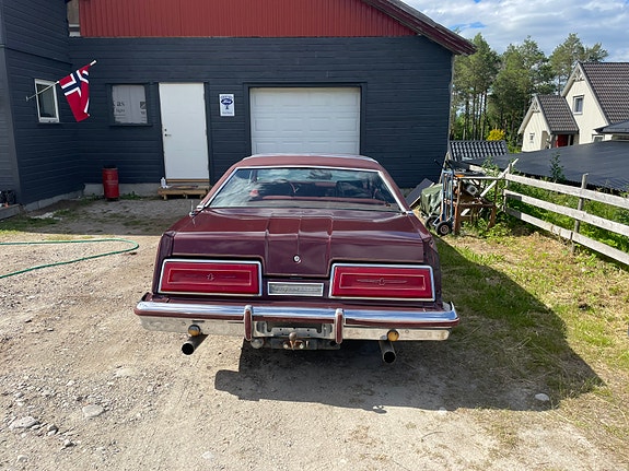 Ford Thunderbird 4 of 5