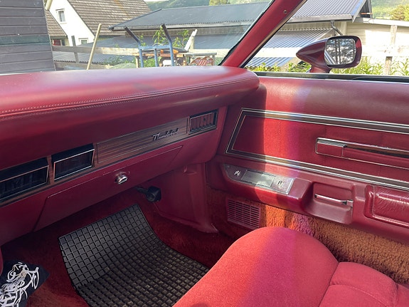 Ford Thunderbird 5 of 5