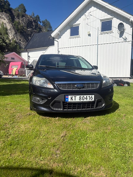 Ford Focus 2 of 5