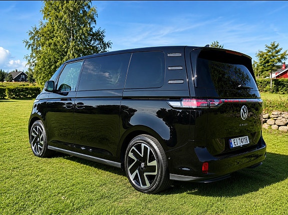 Volkswagen ID. Buzz 2 of 5