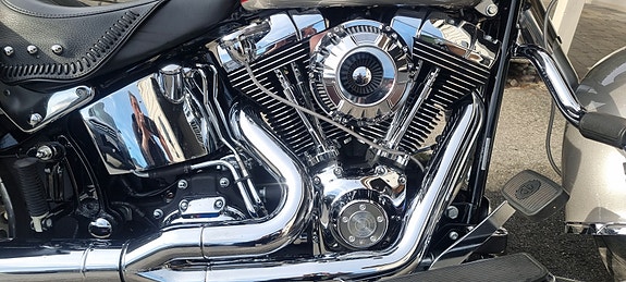 Harley-Davidson FLSTF Fat Boy 4 of 5