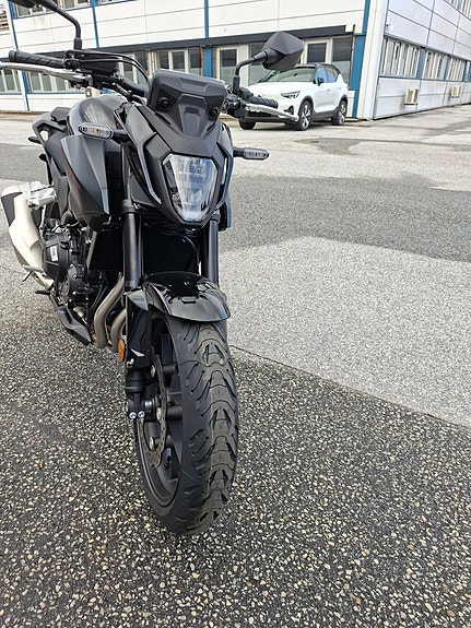 Honda CB500 Hornet 2 of 13