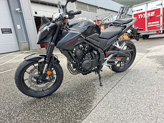 Honda CB500 Hornet 4 of 13