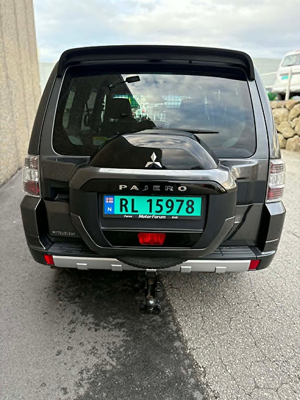 Mitsubishi Pajero 5 of 19