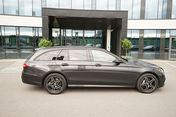 Mercedes-Benz E300 de 5 of 5