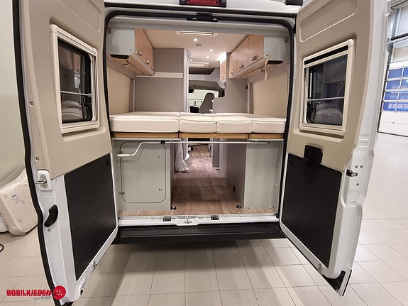 Hymer Bybobil med 9 trinns automatgir, tilhengerfeste og solcellepanel veldig velholdt og fin bybobil 5 of 5