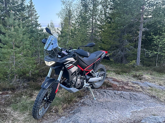 Aprilia Tuareg 660 2 of 5