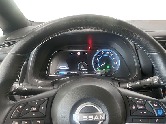 Nissan Leaf 14 of 16