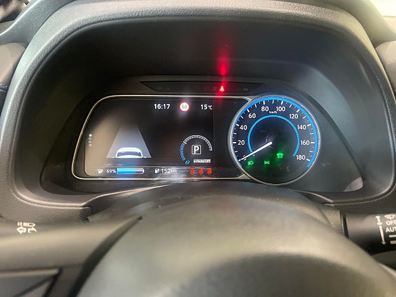 Nissan Leaf 12 of 16