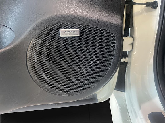 Nissan Leaf 16 of 16