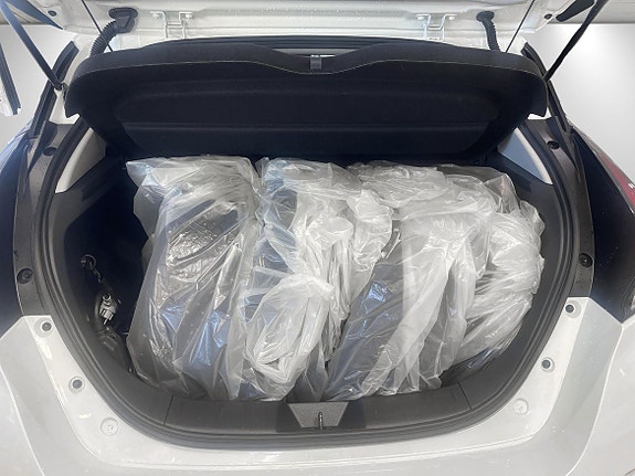 Nissan Leaf 15 of 16