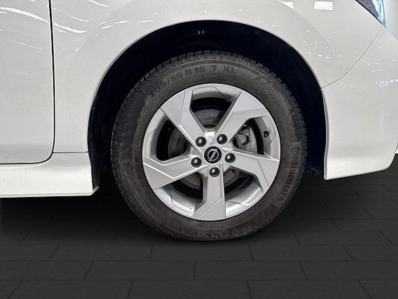 Nissan Leaf 7 of 30
