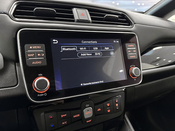 Nissan Leaf 28 of 30