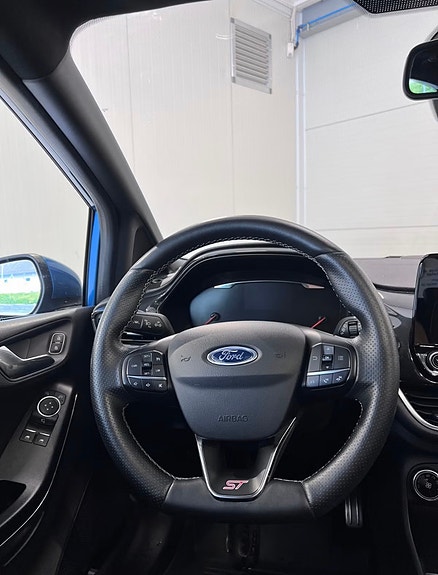 Ford Fiesta 11 of 15