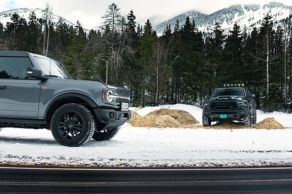 Ford Bronco 4 of 5