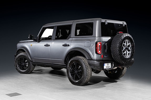 Ford Bronco 5 of 5