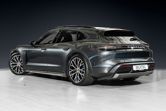 Porsche Taycan Cross Turismo 2 of 30