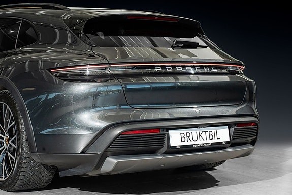 Porsche Taycan Cross Turismo 6 of 30