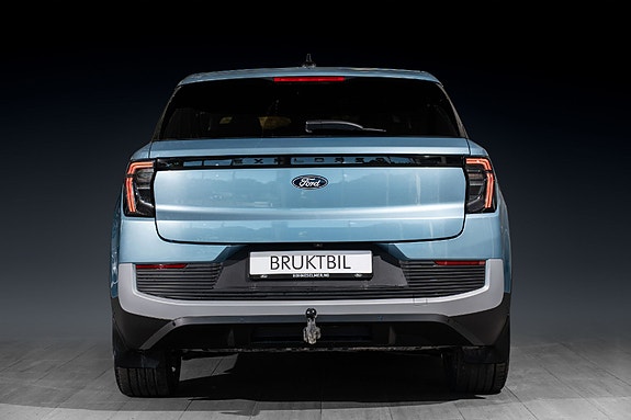 Ford Explorer 4 of 5