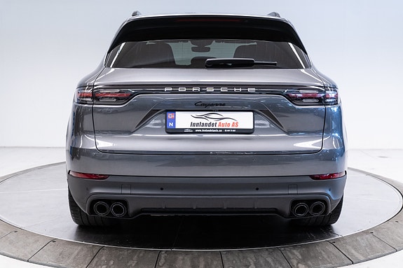 Porsche Cayenne 4 of 5