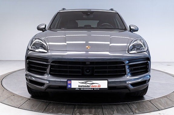 Porsche Cayenne 3 of 5