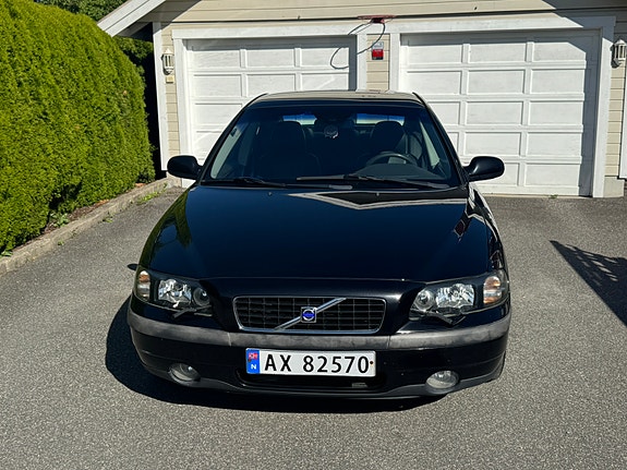 Volvo S60 2 of 5