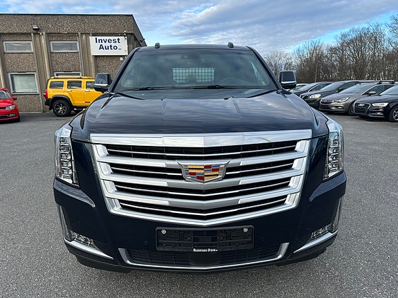 Cadillac Escalade 4 of 30