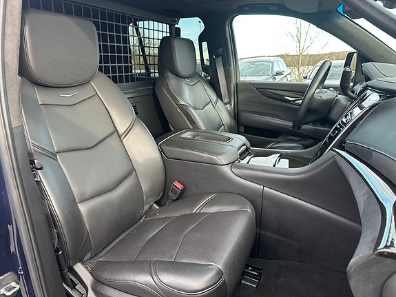 Cadillac Escalade 20 of 30
