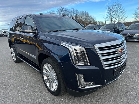 Cadillac Escalade 6 of 30